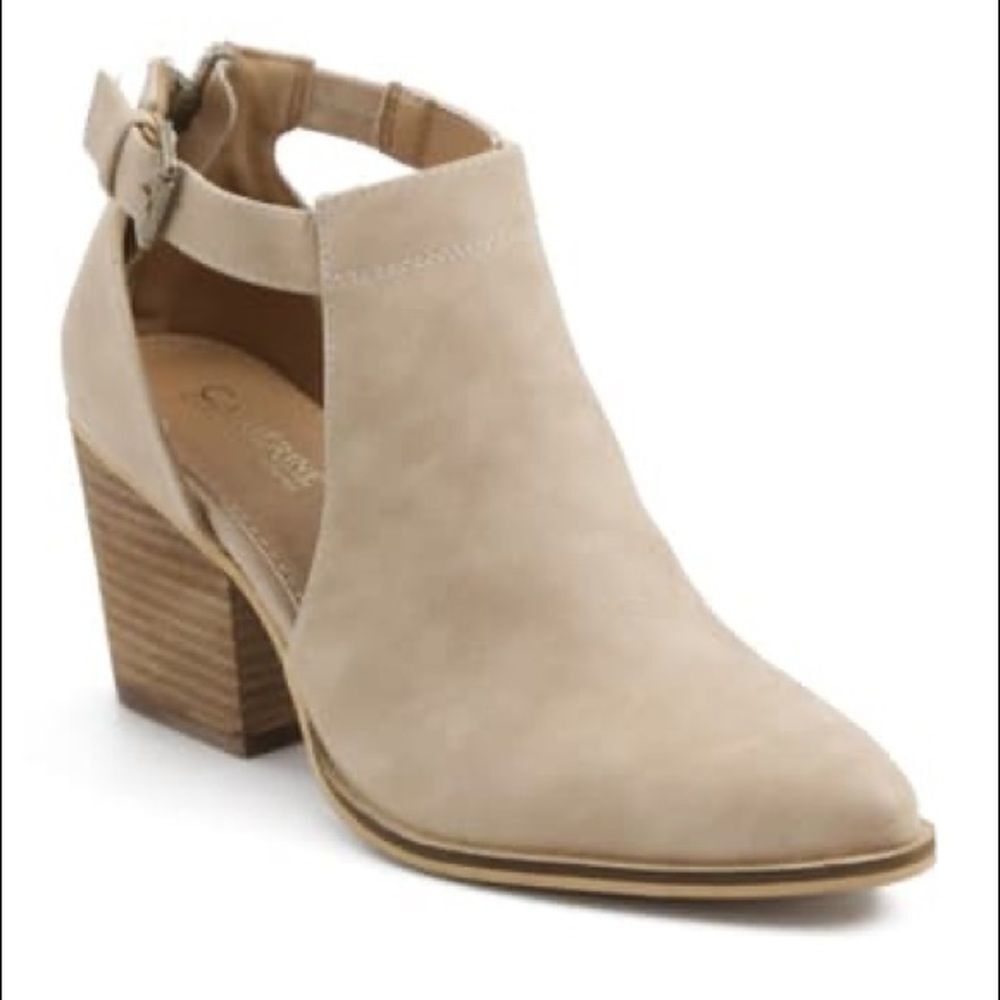 Catherine Malandrino Fimby Pointed Toe